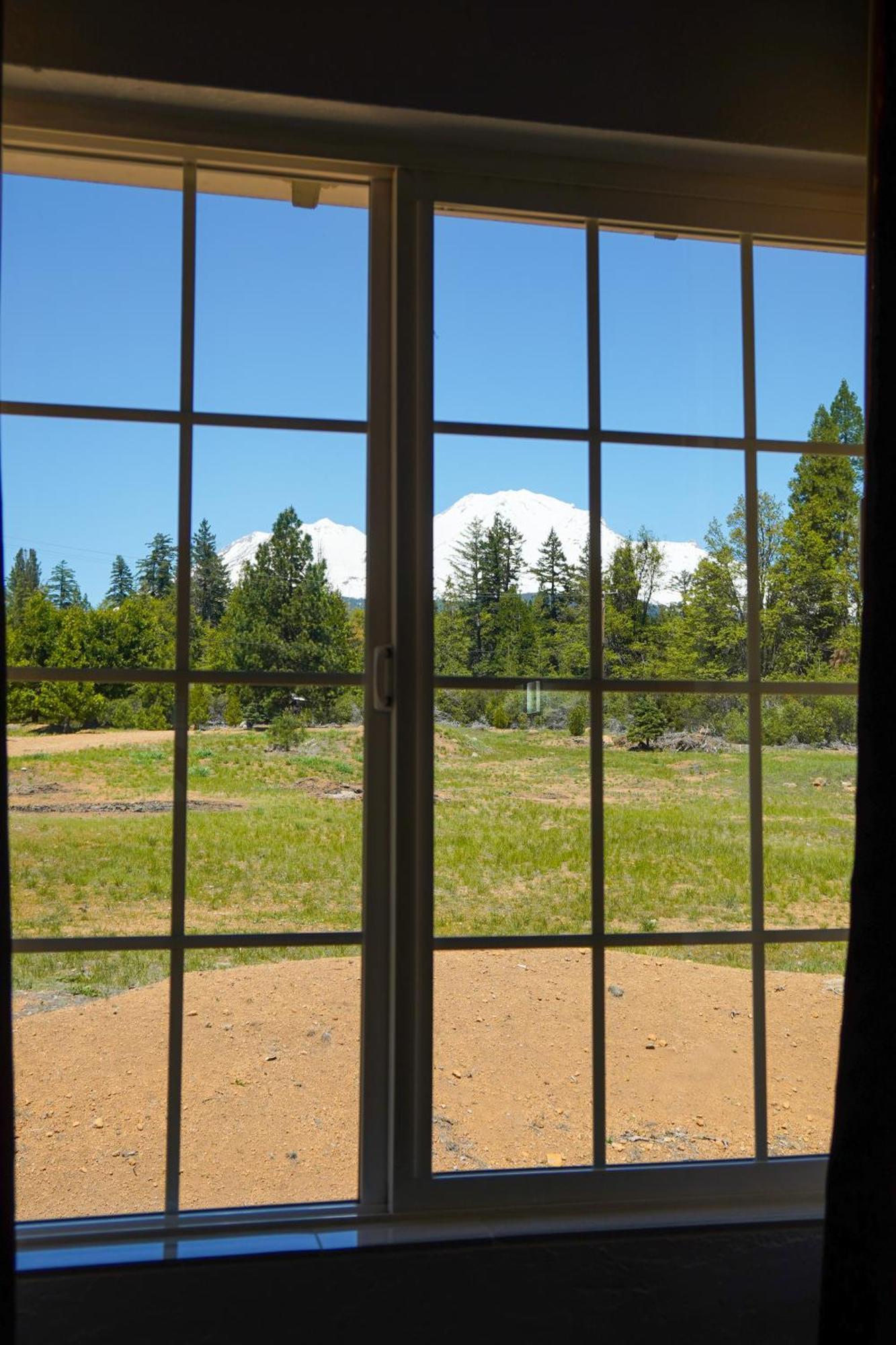 Swiss Holiday Lodge Mount Shasta Exterior foto