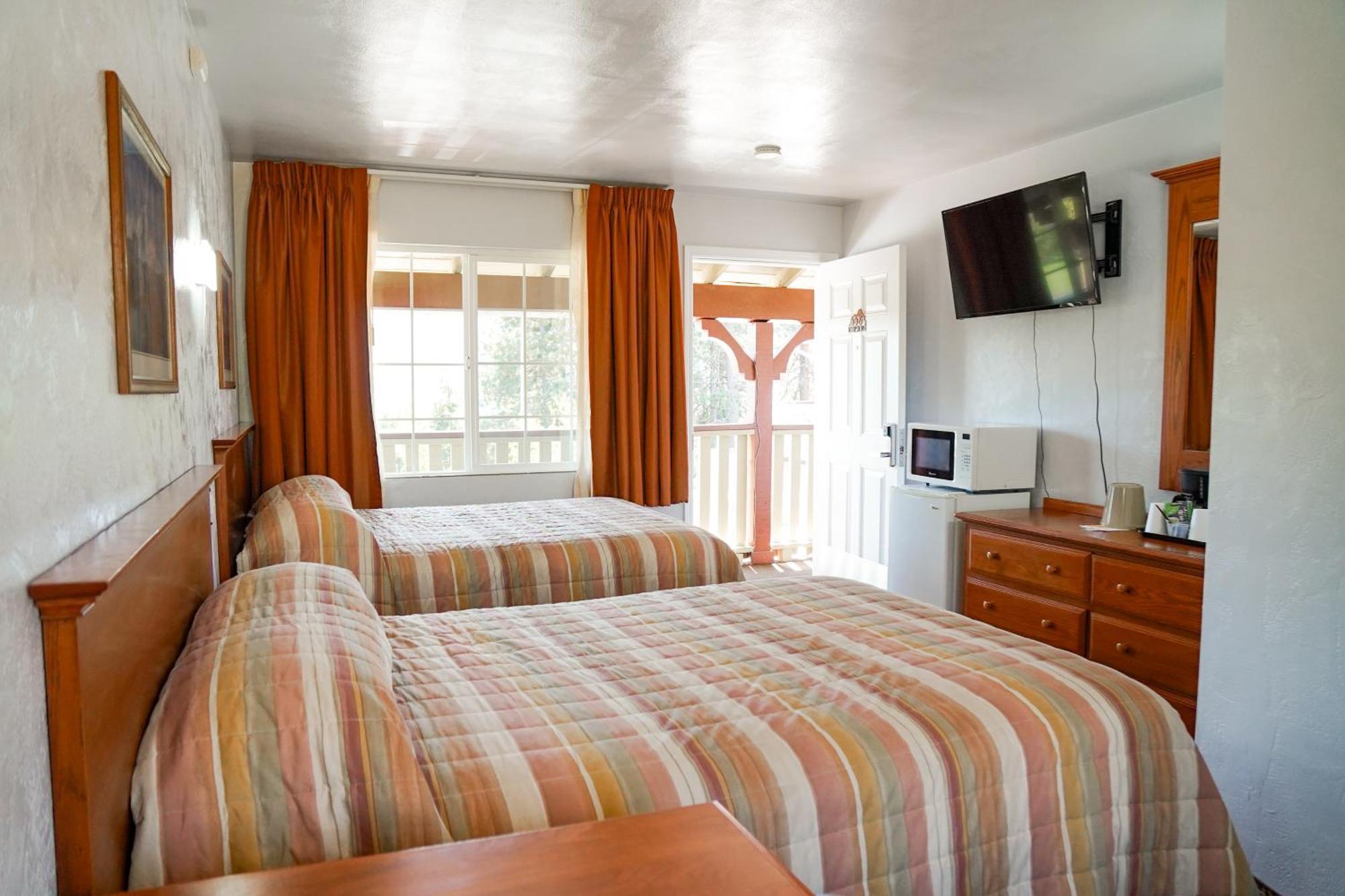 Swiss Holiday Lodge Mount Shasta Exterior foto