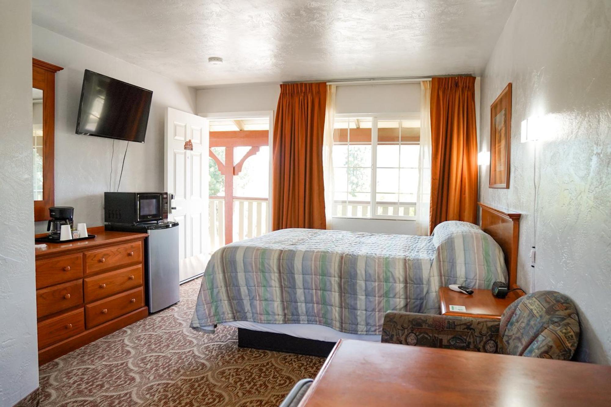 Swiss Holiday Lodge Mount Shasta Exterior foto
