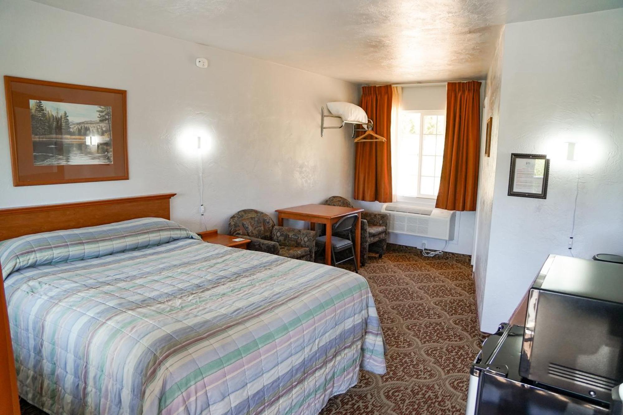 Swiss Holiday Lodge Mount Shasta Exterior foto