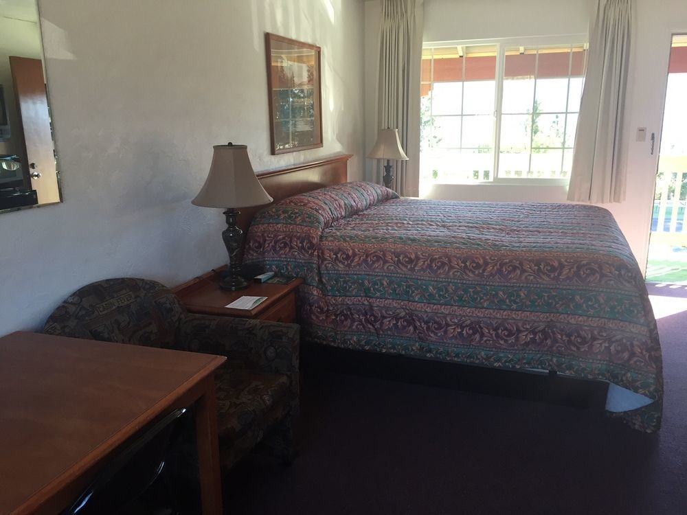 Swiss Holiday Lodge Mount Shasta Exterior foto